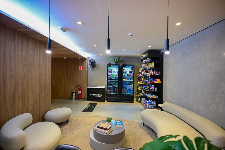 Studio impecável ao lado da estação de metrô