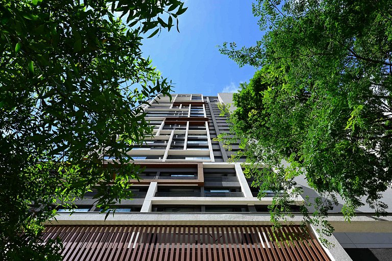 Studio impecável ao lado da estação de metrô