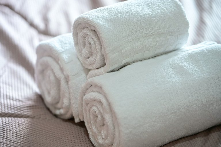 Studio impecável ao lado da estação de metrô