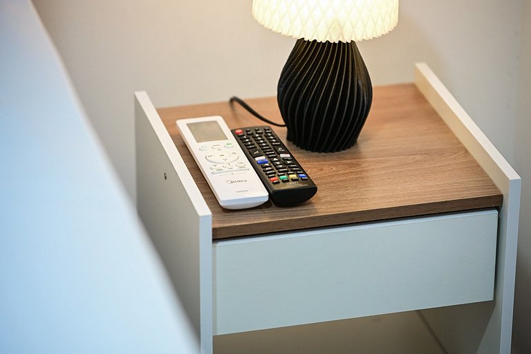 Studio impecável ao lado da estação de metrô