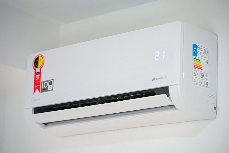 Studio impecável ao lado da estação de metrô