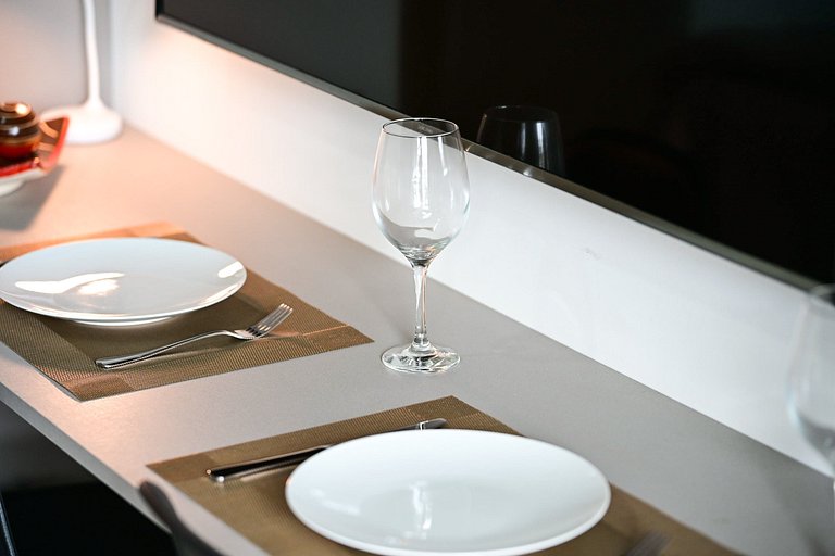 Studio impecável ao lado da estação de metrô