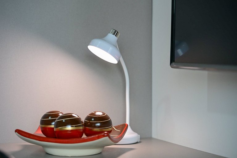 Studio impecável ao lado da estação de metrô